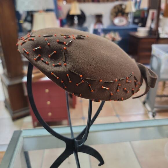 Vintage 1950's Ferncraft large felt wool Brown Coral beads hat caputlet - Picture 12 of 13